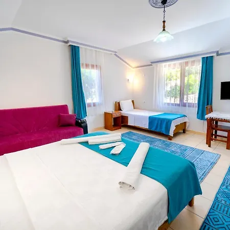 Flower Bed & Breakfast 2*